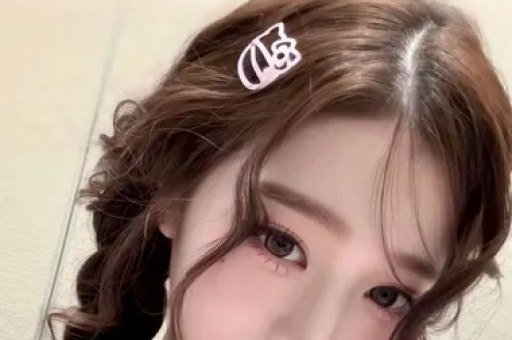 谢娜成都演唱会想看人数超35万艺人跨界为何引争议